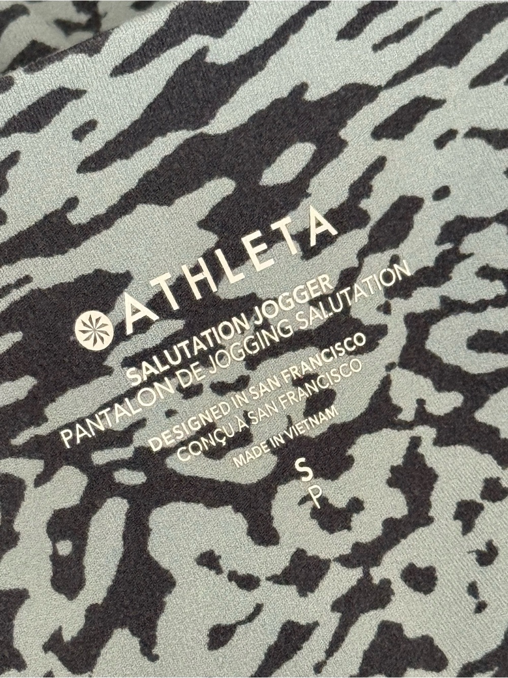 Athleta Salutation Jogger Ocelot Print Size S Soft Teal Grey Yoga Pants Athletic - Picture 4 of 11